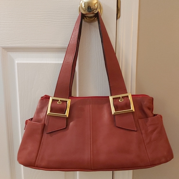 Red handbag - Picture 1 of 8
